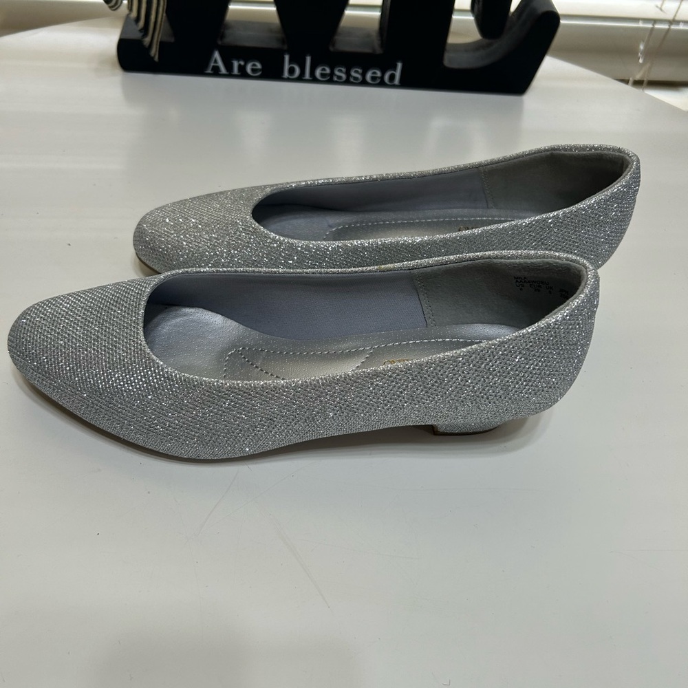 Dream Pairs Shimmering Silver Flats